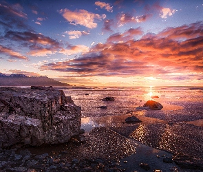 Zachód słońca, Morze, Chmury, Kamienie