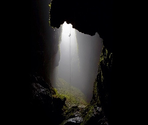 Cave of Swallows, Meksyk, Przebijające światło, Speleolog, Liny, Półmrok, Jaskinia Jaskółek