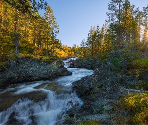 Skały, Promienie słońca, Dolina Hedalen, Drzewa, Rzeka, Norwegia, Wodospad Aurdalsfossa