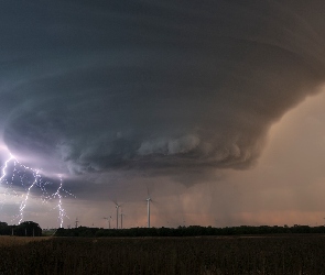 Tornado, Wiatraki, Pioruny, Wir