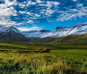 Islandia, Półwysep Westfjords, Chmury, Łąki, Pola, Góry
