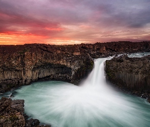 Wodospad Aldeyjarfoss, Zachód słońca, Bazaltowe, Skały, Islandia