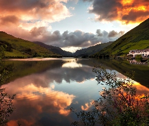 Wielka Brytania, Walia, Domy, Jezioro Tal-y-llyn Lake, Góry, Park Narodowy Snowdonia