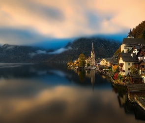 Austria, Hallstatt, Góry, Kościół, Domy, Jezioro Hallstättersee