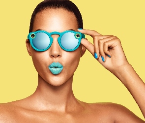 Okulary Snapchat Spectacles, Makijaż, Dziewczyna