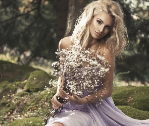 Monika Jaros, Bukiet, Blondynka