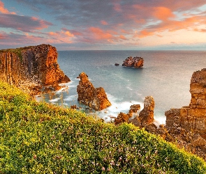 Morze, Canoa Quebrada, Brazylia, Roślinność, Skały, Klif, Chmury, Ocean Atlantycki