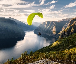 Norwegia, Paralotniarz, Góry, Fiord Aurlandfjord