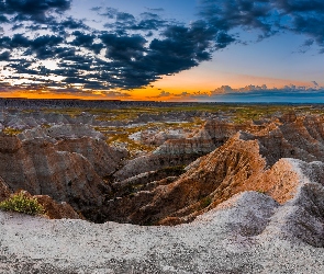 Stany Zjednoczone, Stan Dakota Południowa, Chmury, Skały, Niebo, Park Narodowy Badlands