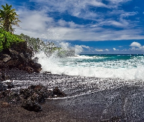 Morze, Wyspa Maui, Hawaje, Kamienie, Palmy, Fale, Chmury, Waianapanapa State Park