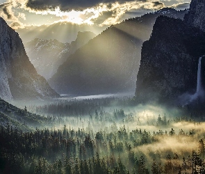 Stan Kalifornia, Las, Stany Zjednoczone, Góry, Mgła, Park Narodowy Yosemite, Wschód słońca, Wodospad