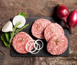 Kiełbasa, Cebula