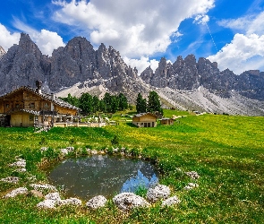 Chmury, Dom, Dolomity, Drzewa, Góry, Włochy, Park krajobrazowy Puez Odle