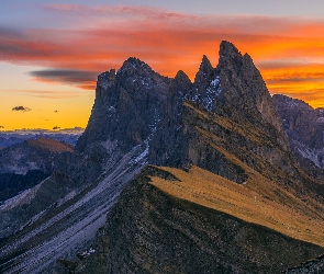 Włochy, Park krajobrazowy Puez Odle, Zachód słońca, Góry, Masyw Odle, Dolomity