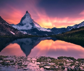 Odbicie, Zachód słońca, Góry Alpy Zachodnie, Szwajcaria, Szczyt Matterhorn, Jezioro
