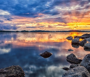 Jezioro, Kamienie, Chmury, Zachód słońca