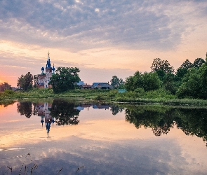 Dunilovo, Cerkiew, Rosja, Wieś, Drzewa, Wschód słońca, Rzeka, Domy