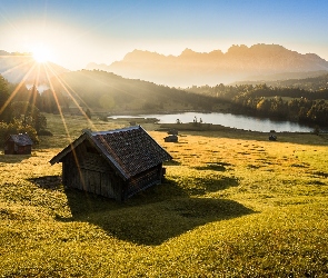 Domy, Jezioro Wagenbrüchsee, Bawaria, Niemcy, Promienie słońca, Góry