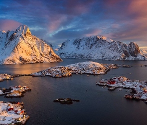 Lofoty, Norwegia, Chmury, Wioska Reine, Góry, Wschód słońca, Wyspa Moskenesøya