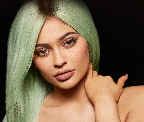 Kylie Jenner, Celebrytka, Modelka