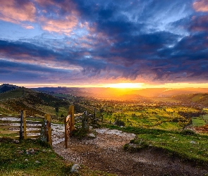 Droga, Hrabstwo Derbyshire, Pola, Park Narodowy Peak District, Anglia, Łąki, Zachód słońca, Dolina, Płot, Wzgórza