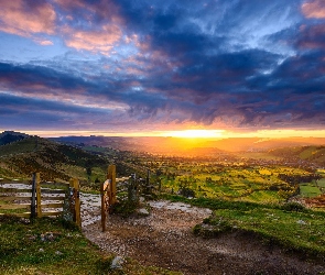 Droga, Zachód słońca, Dolina, Płot, Park Narodowy Peak District, Hrabstwo Derbyshire, Wzgórza, Łąki, Anglia, Pola