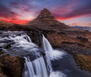 Islandia, Zachód słońca, Góra Kirkjufell, Wodospad Kirkjufellsfoss, Półwysep Snæfellsnes