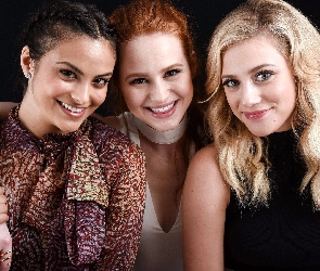 Madelaine Petsch - Camila, Camila Mendes - Veronica, Riverdale, Lili Reinhart - Betty, Przyjaciółki, Serial, Kobiety