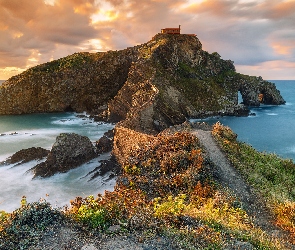 Kraj Basków, Hiszpania, Kościół, Wyspa Gaztelugatxe, Skały, Morze, Prowincja Vizcaya