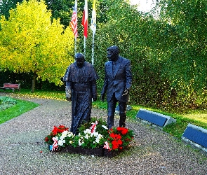 Park im. Ronalda Reagana, Posągi, Gdańsk, Polska, Ronald Reagan, Papież, Pomnik, Jan Paweł II, Alejka