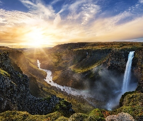 Islandia, Rzeka Fossá, Mgła, Wschód słońca, Chmury, Wodospad Háifoss