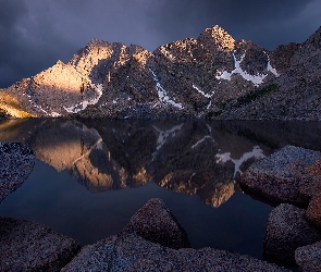 Stan Wyoming, Góry, Stany Zjednoczone, Jezioro Titcomb Lakes, Pochmurne, Pasmo Wind River, Niebo Stany, Kamienie