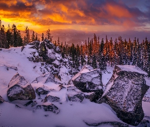 Śnieg, Kamienie, Zachód słońca, Drzewa, Zima