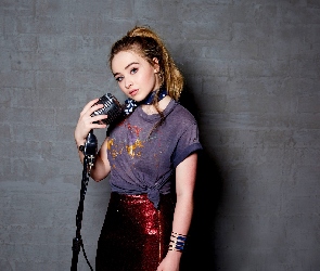 Mikrofon, Piosenkarka, Sabrina Carpenter, Dziewczyna