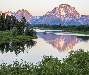Stany Zjednoczone, Rzeka Snake River, Drzewa, Odbicie, Las, Szczyt Mount Moran, Stan Wyoming, Park Narodowy Grand Teton, Góry