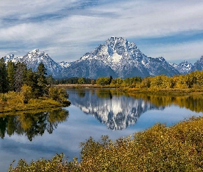 Park Narodowy Grand Teton, Rzeka Snake River, Stan Wyoming, Stany Zjednoczone, Odbicie, Drzewa, Jesień, Góry, Góra Mount Moran