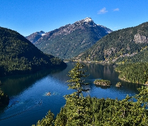 Stany Zjednoczone, Stan Waszyngton, Drzewa, Góry, Jezioro Diablo Lake, Park Narodowy Północnych Gór Kaskadowych