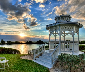 Wyspa Duck Key, Morze, Stan Floryda, Stany Zjednoczone, Krzesło, Altanka, Wschód słońca, Krzewy, Hotel Hawks Cay Resort
