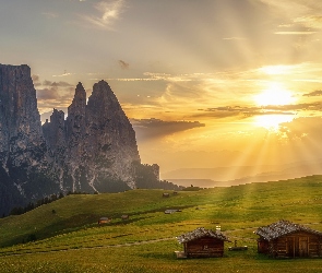 Włochy, Dolomity, Wschód słońca, Góry, Domy, Góra Schlern