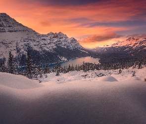 Kanada, Alberta, Zachód Słońca, Góry Canadian Rockies, Jezioro Peyto Lake, Park Narodowy Banff