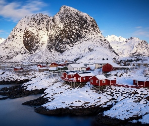 Lofoty, Norwegia, Góry, Wieś Reine, Morze Norweskie Zima, Domy, Wyspa Moskenesøya