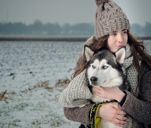 Szalik, Dziewczyna, Siberian husky, Pies, Czapka, Pole