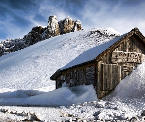 Dolomity, Sklepik pamiątkarski Souvenir Dolomiti, Przełęcz Sella Pass, Region Trydent-Górna Adyga, Włochy