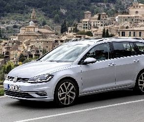 Volkswagen Golf 7, Budynki, 2017, Variant, Srebrny