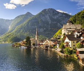 Austria, Hallstatt, Chmury, Jezioro Hallstattersee, Domy, Góry Alpy Salzburskie
