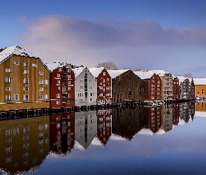 Miasto Trondheim, Rzeka Nidelva, Domy, Norwegia