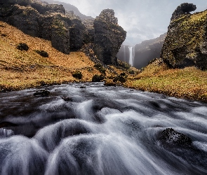 Wodospad Kvernufoss, Islandia, Mgła, Kamienie, Rzeka Kverna, Skały