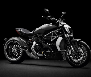 Ducati Diavel X, Motocykl