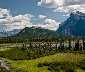 Kanada, Góra Mount Rundle, Park Narodowy Banff, Chmury, Drzewa, Las, Góry, Jezioro Vermilion