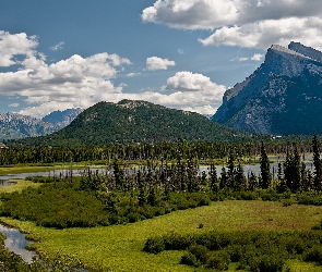 Góra Mount Rundle, Las, Park Narodowy Banff, Kanada, Góry, Jezioro Vermilion, Chmury, Drzewa